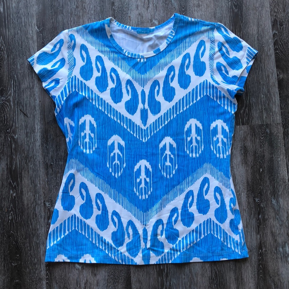 🐟 J. McLaughlin Blue and White Patterned Top! 🐟